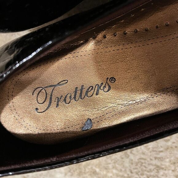 Trotters Women’s Chocolate Brown Patented Leather Low Heel Pumps Sz-7.5N - Picture 7 of 7